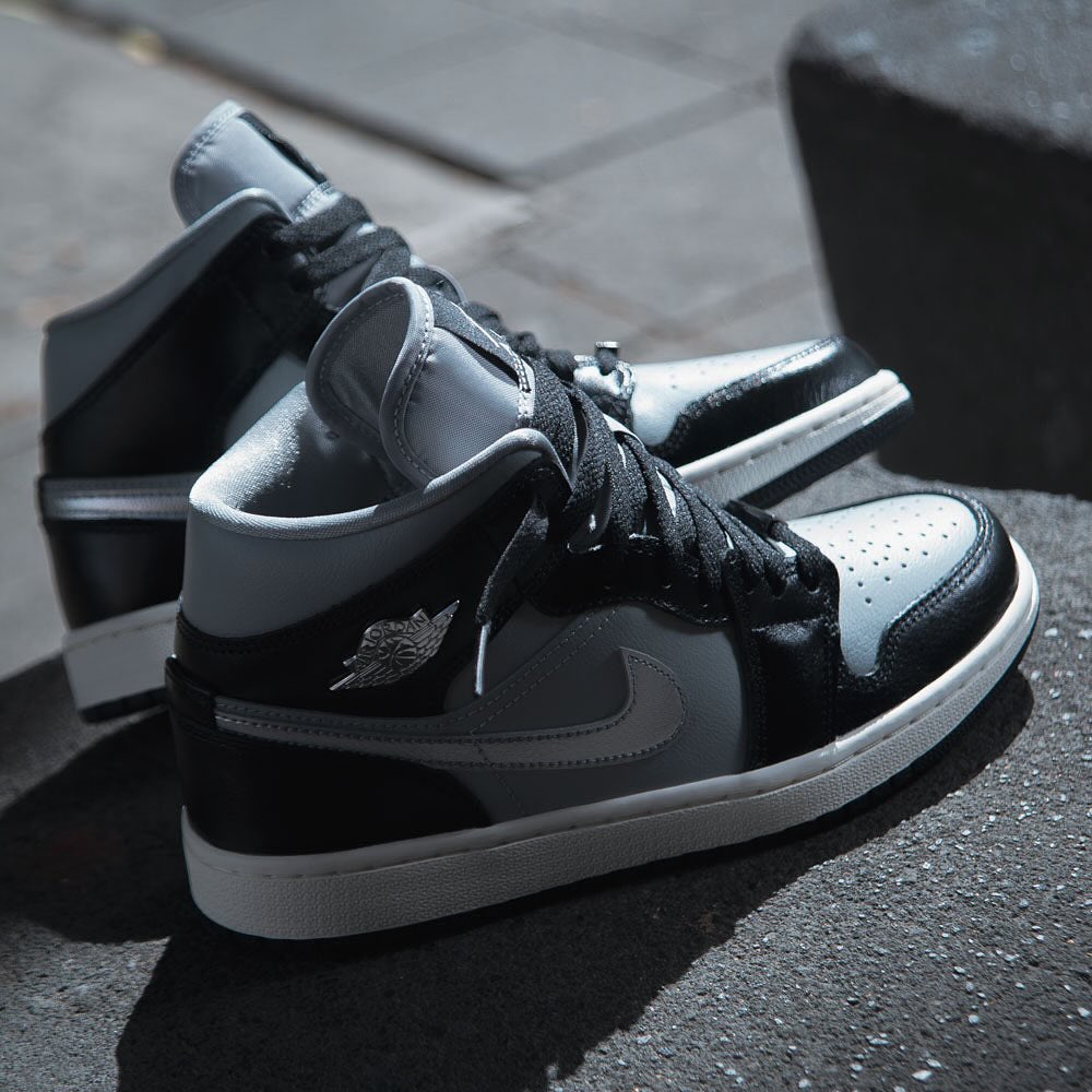 Air Jordan 1 Mid Black Chrome - FB9892 - 002 - Men's and Women's Sneakers > Sneakers > Jordan 1 > Mid - Top Sneakers