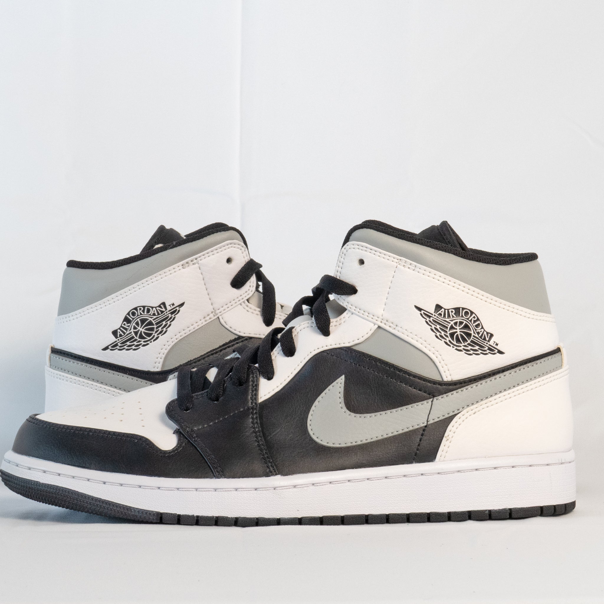 Air Jordan 1 Mid White Shadow - 554724 - 073 - Men's and Women's Sneakers > Sneakers > Jordan 1 > Mid - Top Sneakers