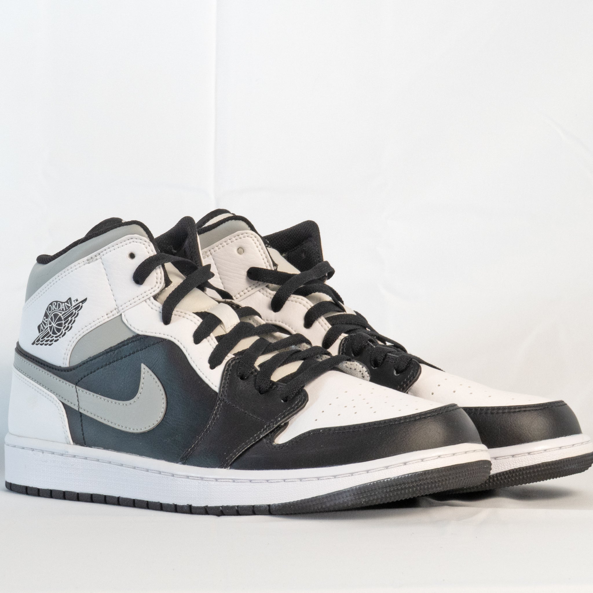 Air Jordan 1 Mid White Shadow - 554724 - 073 - Men's and Women's Sneakers > Sneakers > Jordan 1 > Mid - Top Sneakers