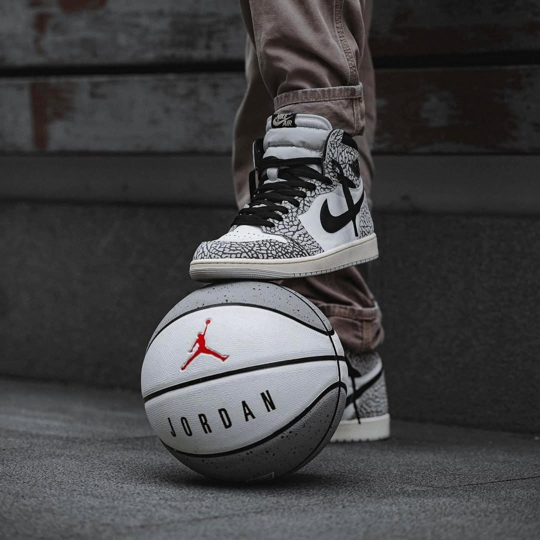 Air Jordan 1 Retro High OG White Cement - DZ5485 - 052 - Men's and Women's Sneakers > Sneakers > Jordan 1 > High - Top Sneakers