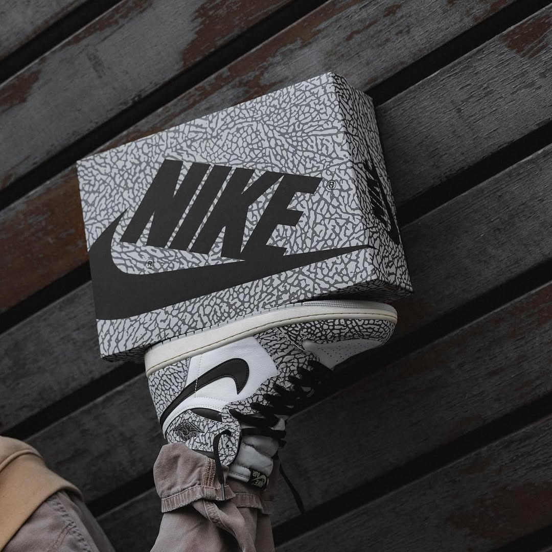 Air Jordan 1 Retro High OG White Cement - DZ5485 - 052 - Men's and Women's Sneakers > Sneakers > Jordan 1 > High - Top Sneakers