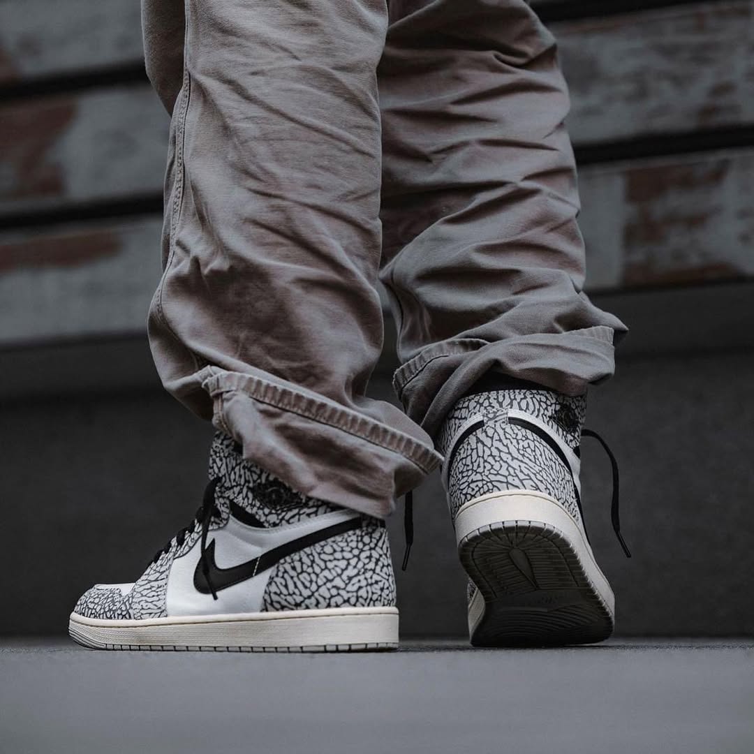 Air Jordan 1 Retro High OG White Cement - DZ5485 - 052 - Men's and Women's Sneakers > Sneakers > Jordan 1 > High - Top Sneakers