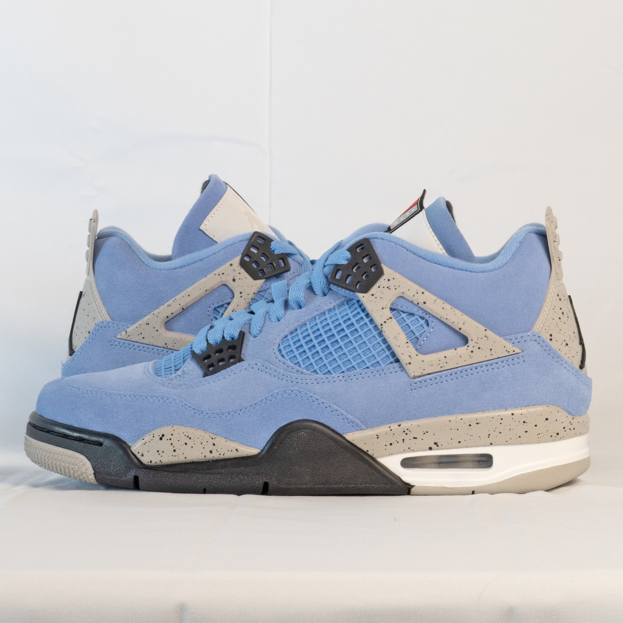 Air Jordan 4 Retro University Blue - CT8527 - 400 - Men's and Women's Sneakers > Sneakers > Jordan 4 > High - Top Sneakers