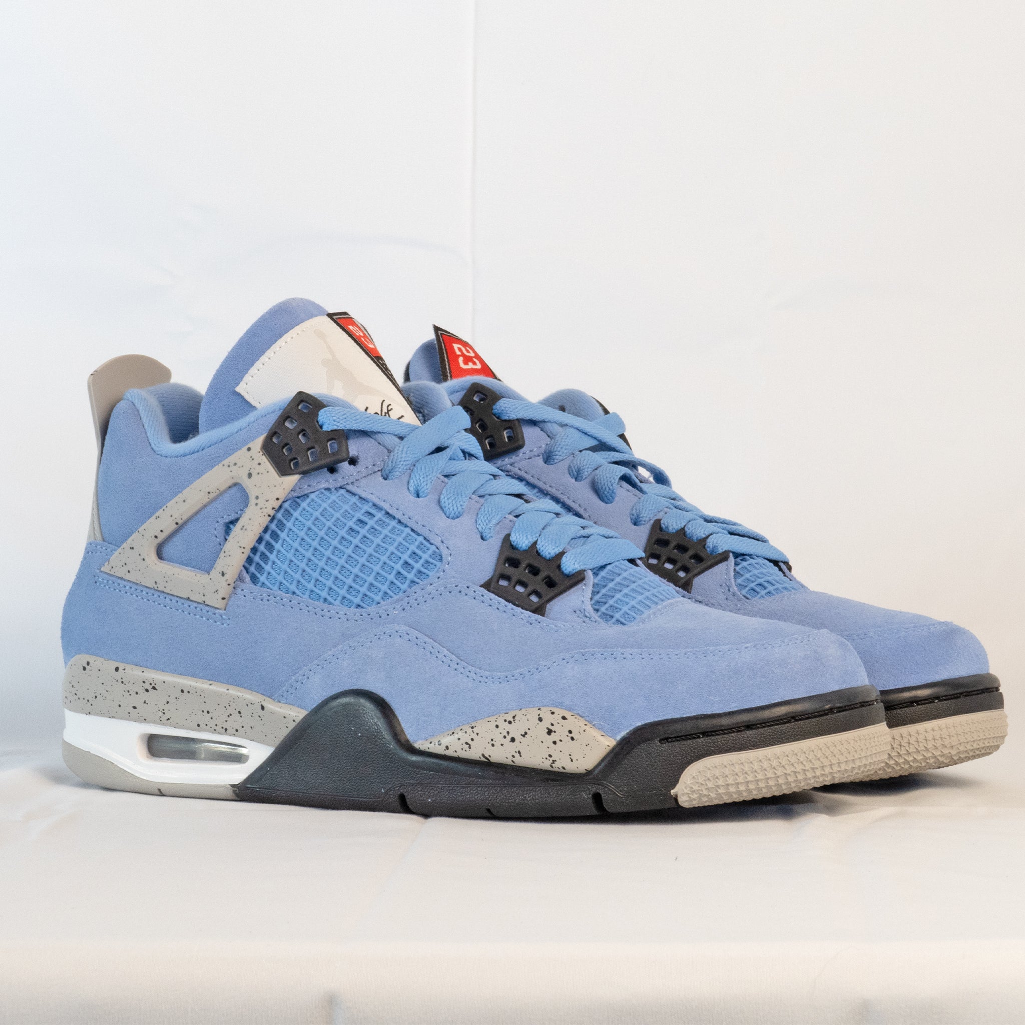Air Jordan 4 Retro University Blue - CT8527 - 400 - Men's and Women's Sneakers > Sneakers > Jordan 4 > High - Top Sneakers