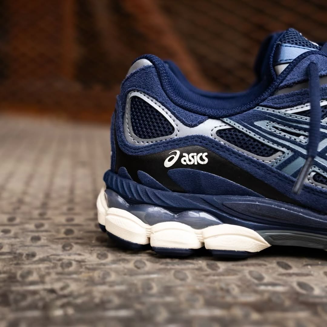 ASICS Gel - NYC Midnight Midnight - 1203A383 - 401 - Men's and Women's Sneakers > Sneakers > Asics Gel - NYC > Low - Top Sneakers