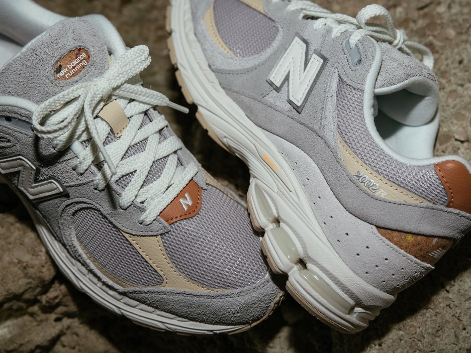New Balance 2002R Concrete Grey - M2002RSB - Men's and Women's Sneakers > Sneakers > New Balance 2002 > Low - Top Sneakers