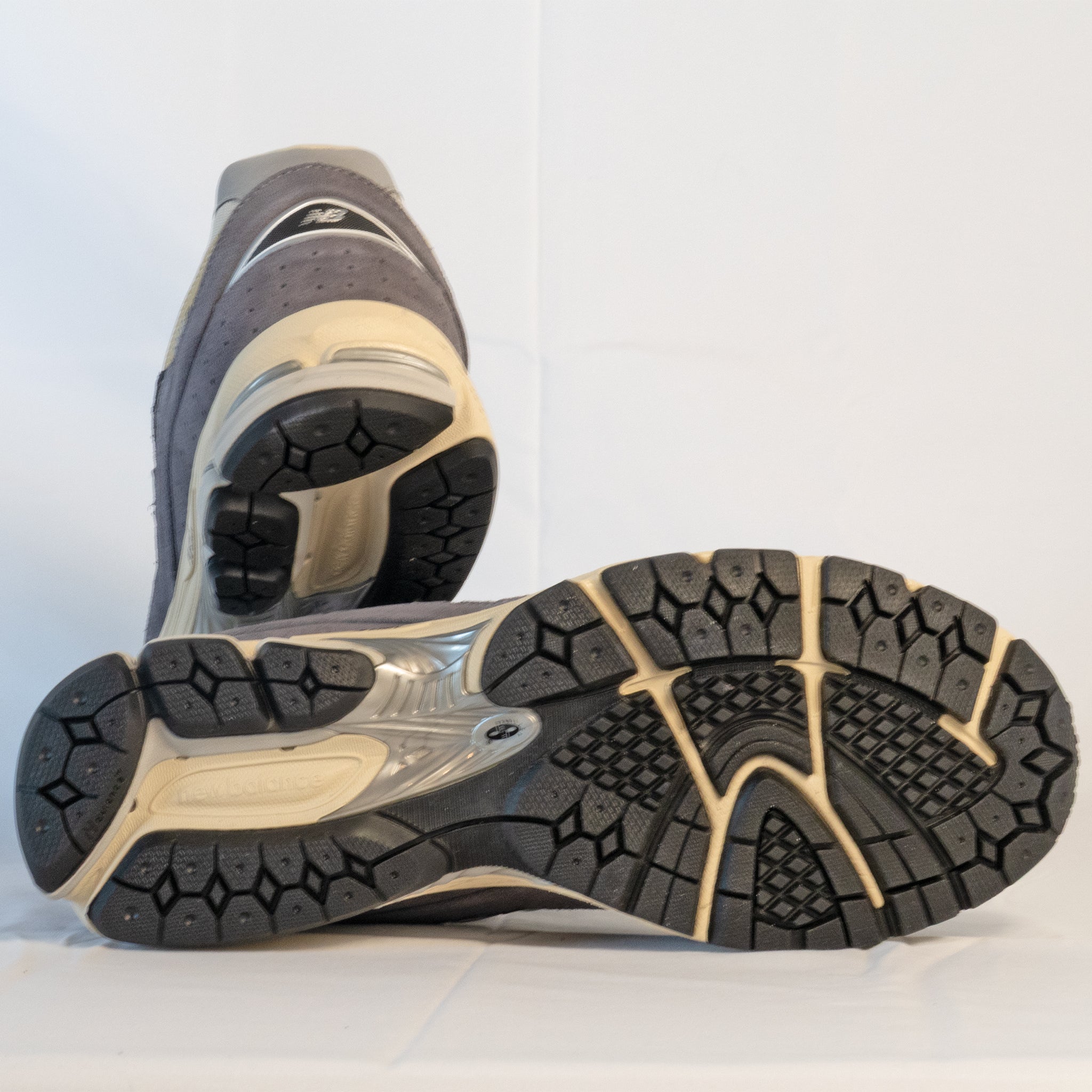 New Balance 2002R Magnet - M2002RSH - Men's and Women's Sneakers > Sneakers > New Balance 2002 > Low - Top Sneakers