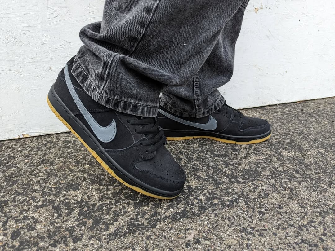 Nike SB Dunk Low Fog - BQ6817 - 010 - Men's and Women's Sneakers > Sneakers > Sb Nike Dunk > Low - Top Sneakers