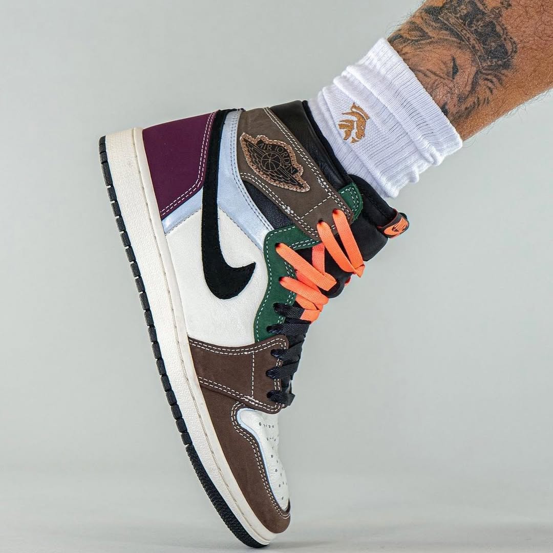 Air Jordan 1 High OG Hand Crafted - DH3097 - 001 - Men's and Women's Sneakers > Sneakers > Jordan 1 > High - Top Sneakers