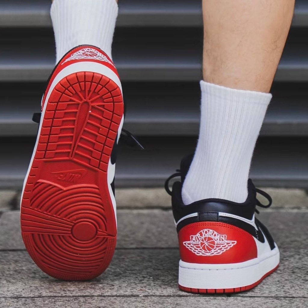 Air Jordan 1 Low "Bred Toe" - 553558 - 612 - Men's and Women's Sneakers > Sneakers > Jordan 1 > Low - Top Sneakers