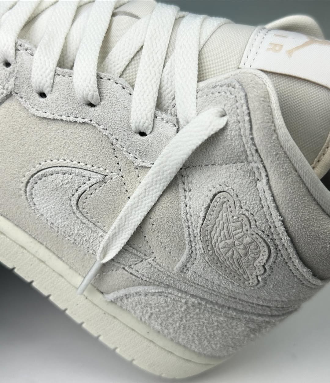 Air Jordan 1 Mid Craft Suede Ivory - FQ3224 - 100 - Men's and Women's Sneakers > Sneakers > Jordan 1 > Mid - Top Sneakers