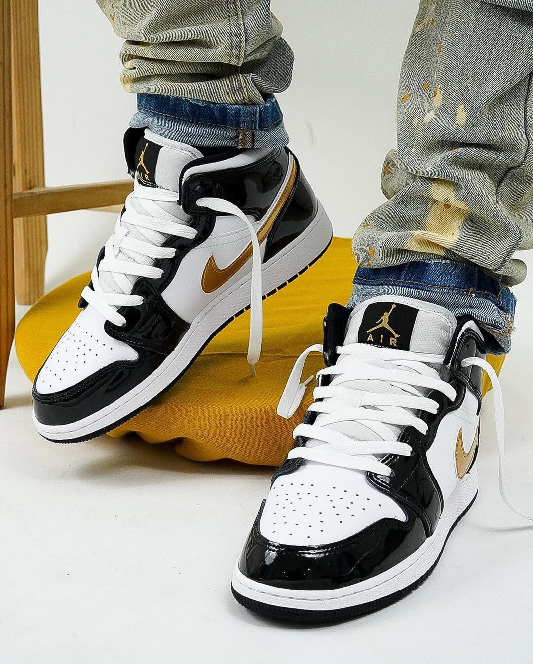 Air Jordan 1 Mid Patent Black White Gold - 852542 - 007 - Men's and Women's Sneakers > Sneakers > Jordan 1 > Mid - Top Sneakers