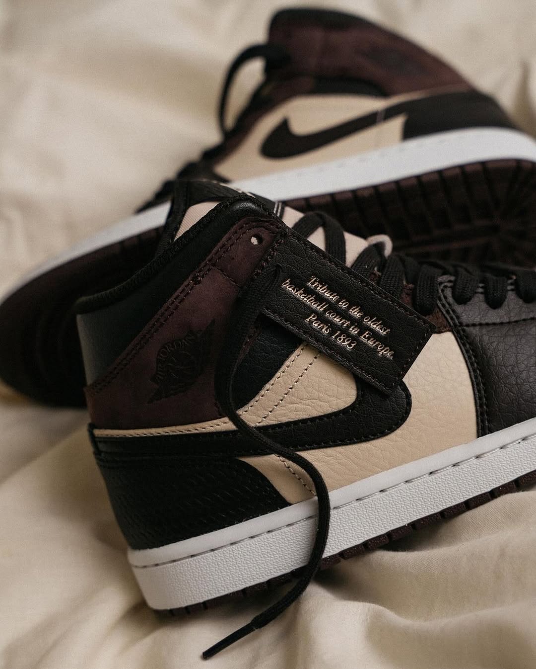 Air Jordan 1 Mid SE Paris YMCA - FZ4359 - 200 - Men's and Women's Sneakers > Sneakers > Jordan 1 > Mid - Top Sneakers