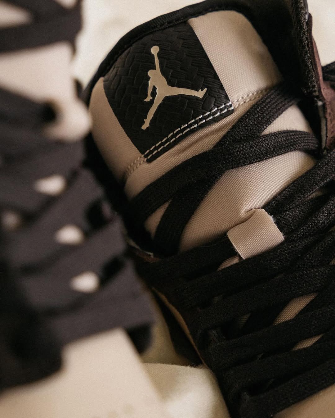 Air Jordan 1 Mid SE Paris YMCA - FZ4359 - 200 - Men's and Women's Sneakers > Sneakers > Jordan 1 > Mid - Top Sneakers