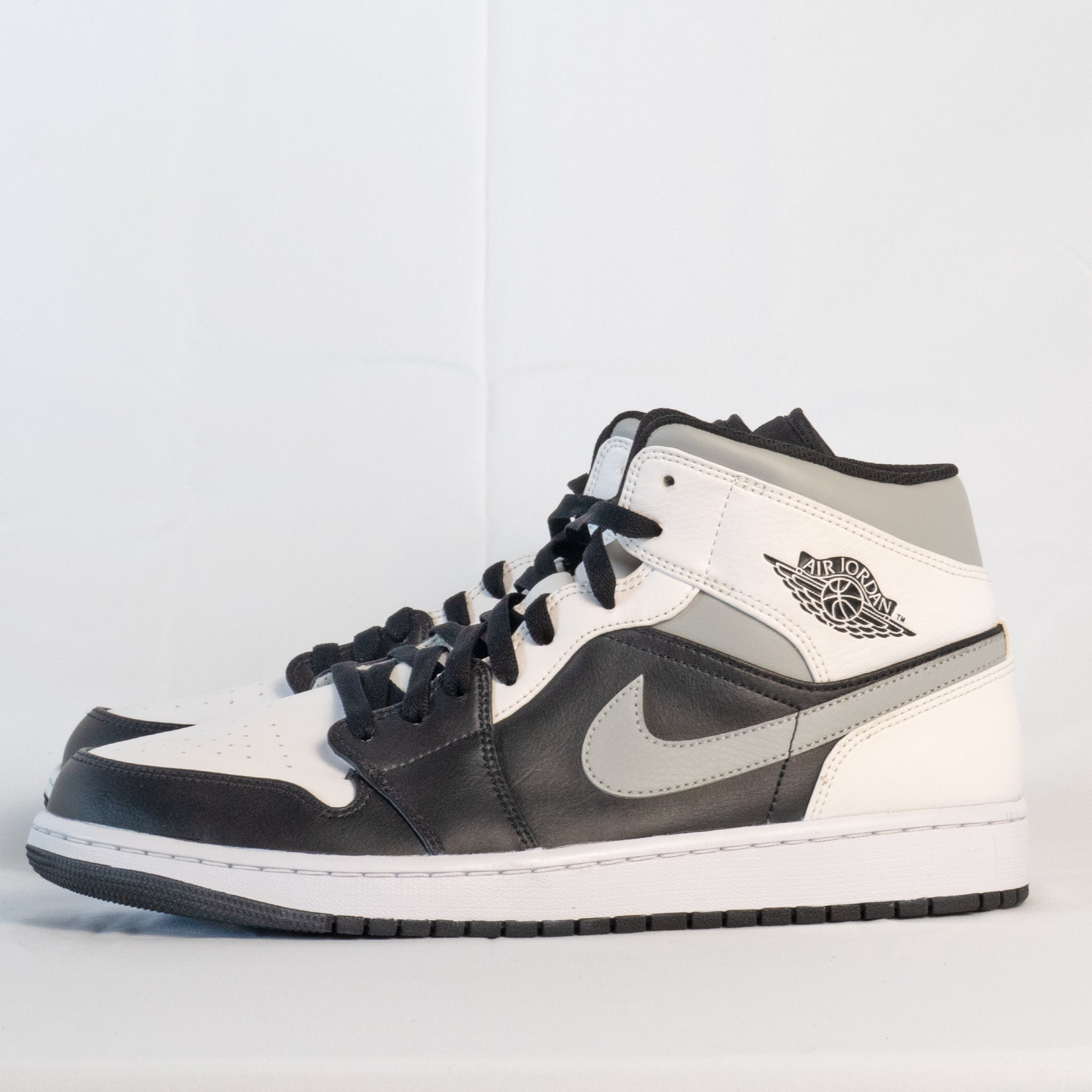 Air Jordan 1 Mid White Shadow - 554724 - 073 - Men's and Women's Sneakers > Sneakers > Jordan 1 > Mid - Top Sneakers
