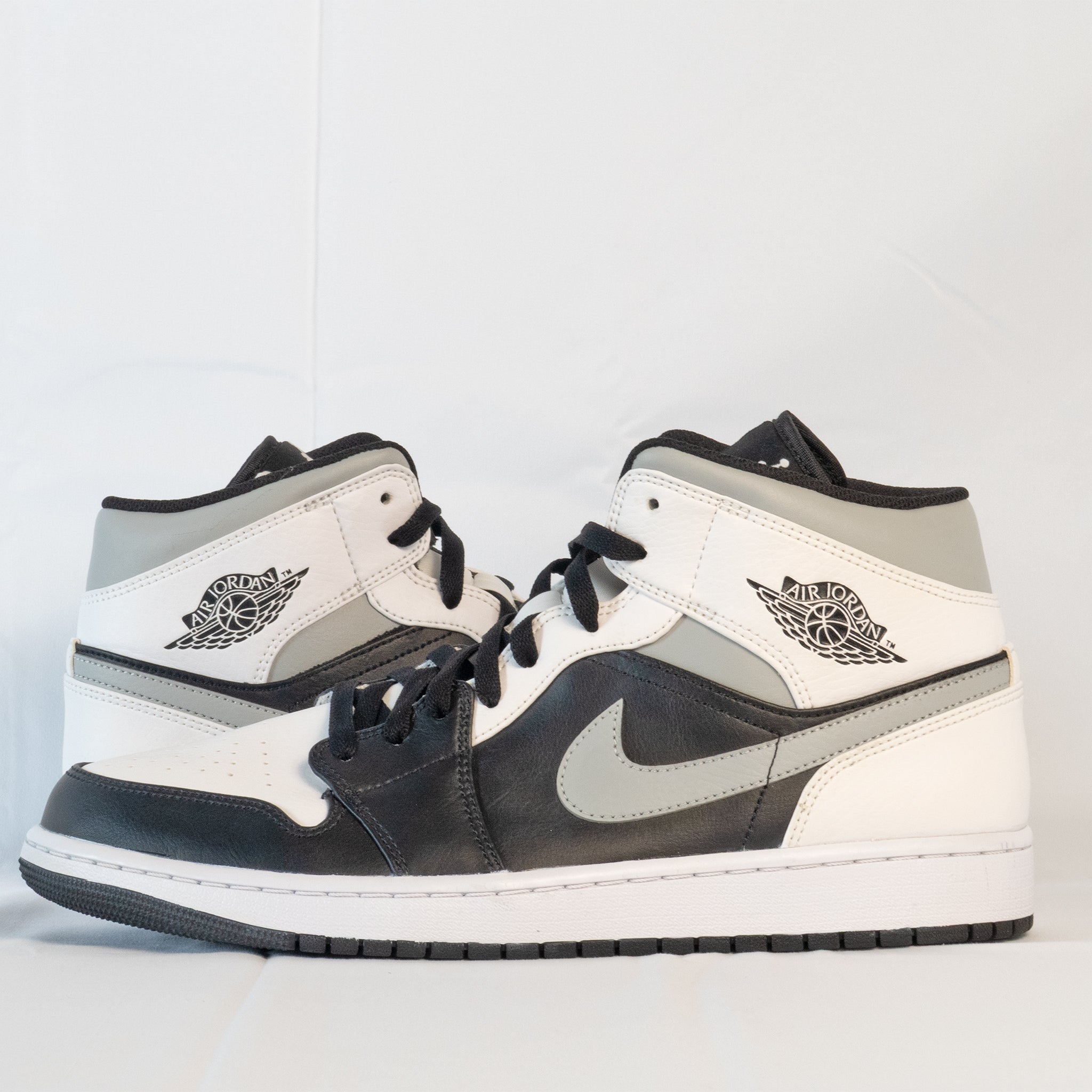 Air Jordan 1 Mid White Shadow - 554724 - 073 - Men's and Women's Sneakers > Sneakers > Jordan 1 > Mid - Top Sneakers
