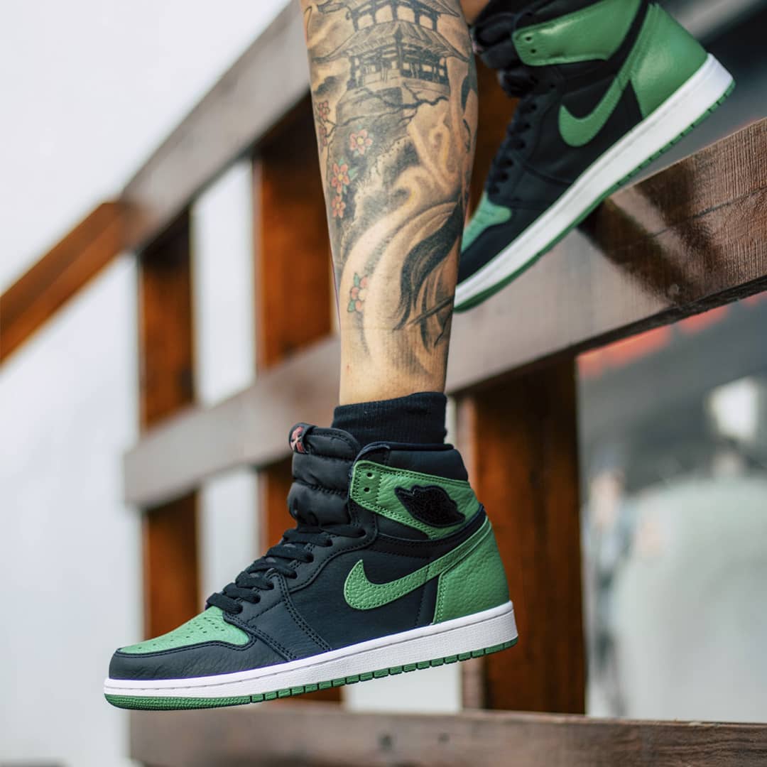 Air Jordan 1 Retro High OG Pine Green Black - 555088 - 030 - Men's and Women's Sneakers > Sneakers > Jordan 1 > High - Top Sneakers