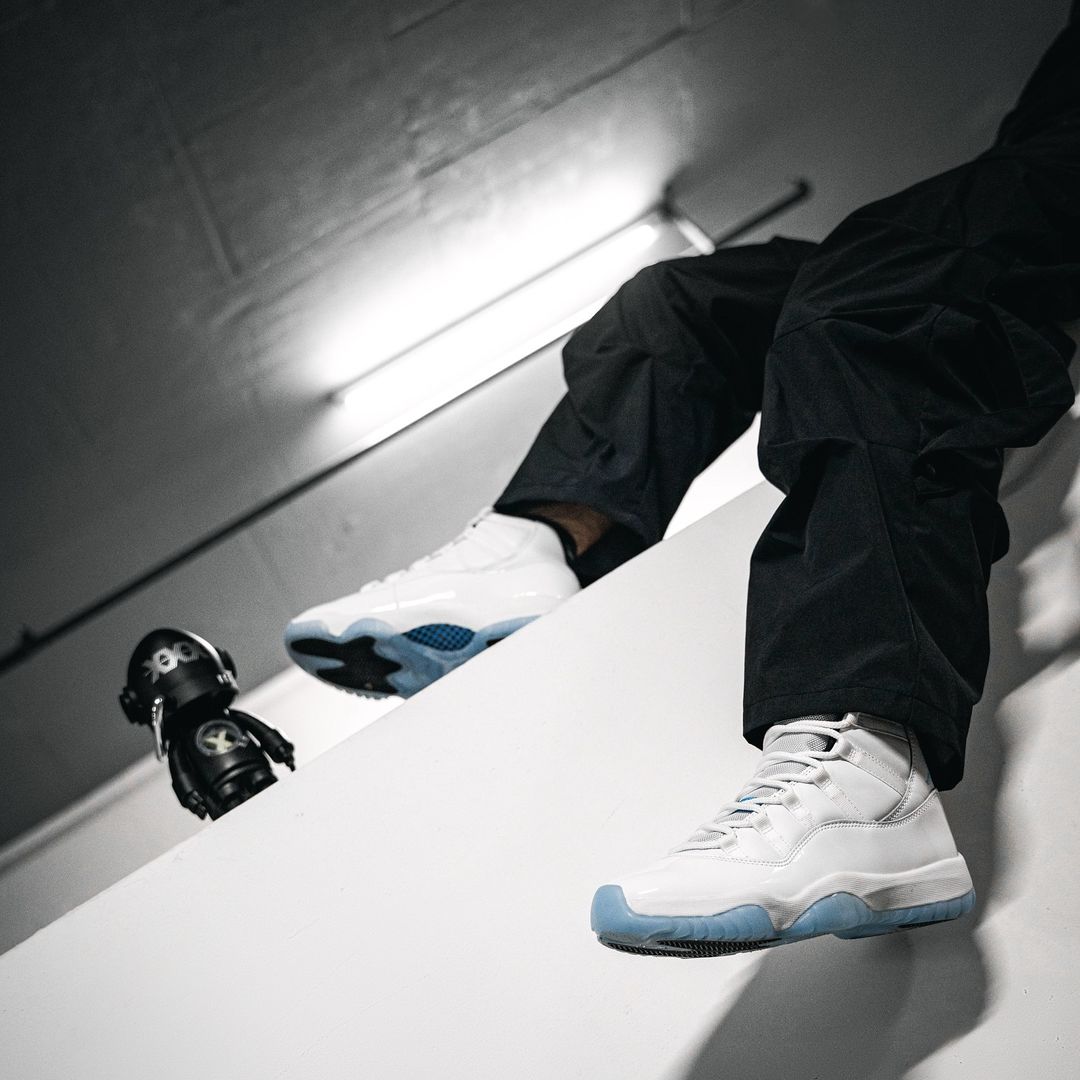 Air Jordan 11 Retro Legend Blue (2024) - CT8012 - 104 - Men's and Women's Sneakers > Sneakers > Jordan 11 > High - Top Sneakers