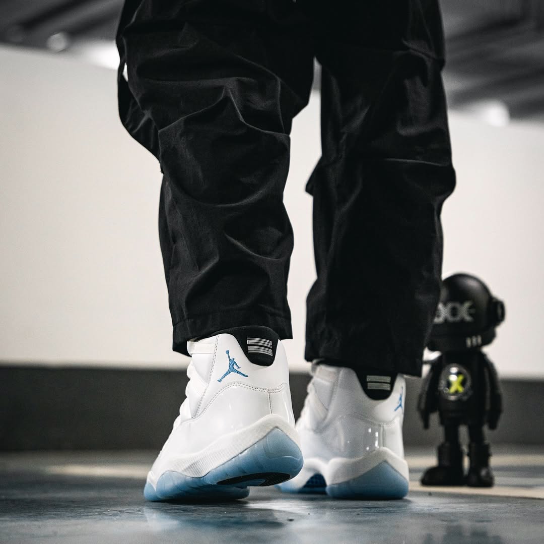 Air Jordan 11 Retro Legend Blue (2024) - CT8012 - 104 - Men's and Women's Sneakers > Sneakers > Jordan 11 > High - Top Sneakers