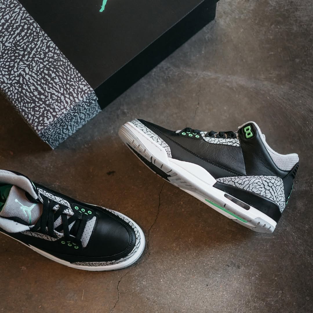 Air Jordan 3 Retro Green Glow - CT8532 - 031 - Men's and Women's Sneakers > Sneakers > Jordan 3 > Mid - Top Sneakers