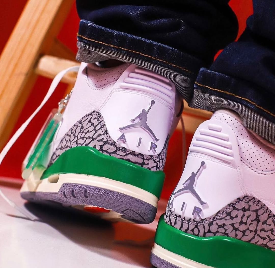 Air Jordan 3 Retro Lucky Green - CK9246 - 136 - Men's and Women's Sneakers > Sneakers > Jordan 3 > Mid - Top Sneakers