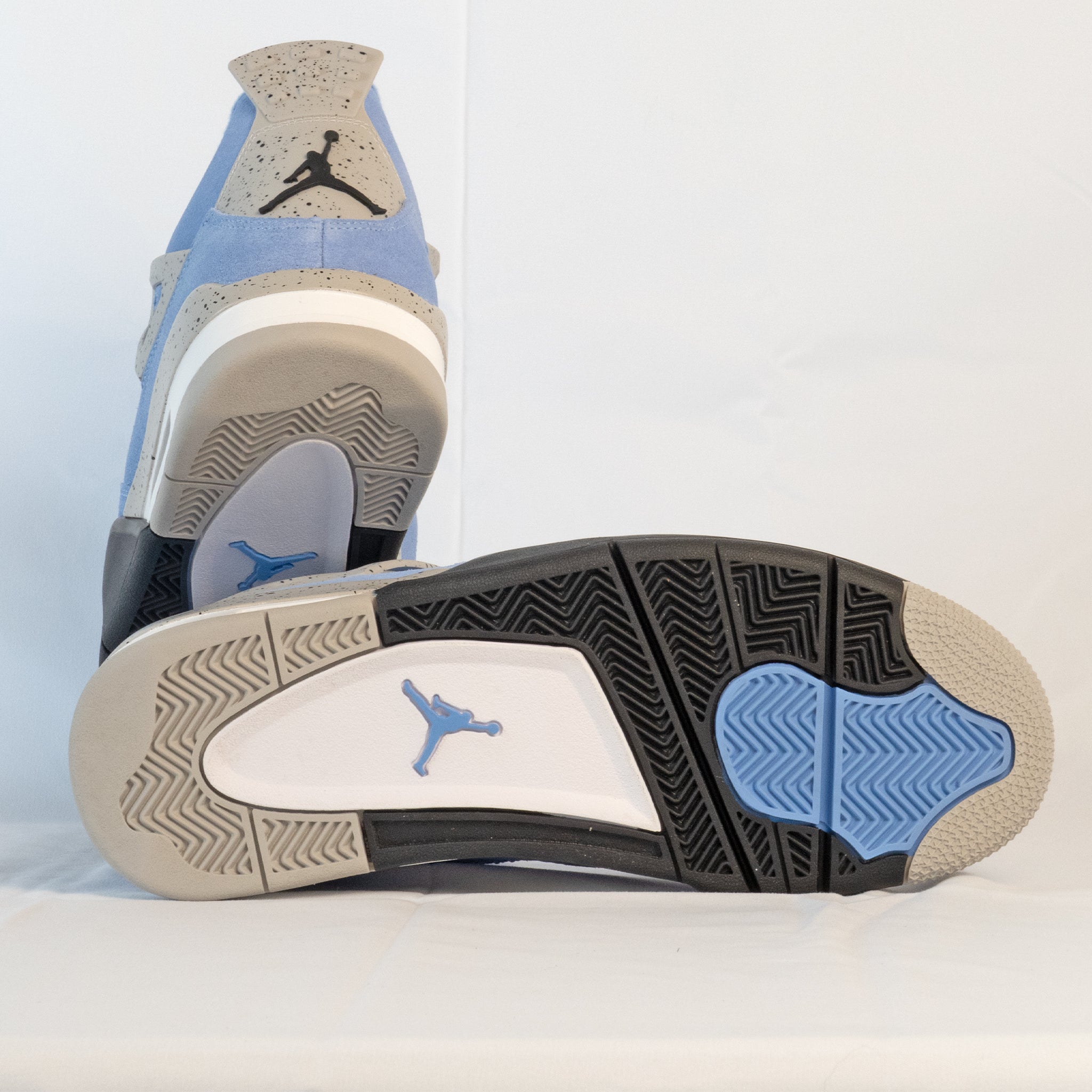 Air Jordan 4 Retro University Blue - CT8527 - 400 - Men's and Women's Sneakers > Sneakers > Jordan 4 > High - Top Sneakers