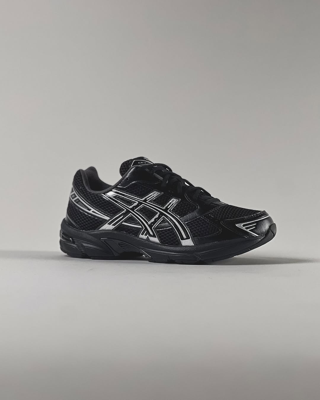 ASICS Gel - 1130 Black Pure Silver - 1201A906 - 001 - Men's and Women's Sneakers > Sneakers > Asics Gel - 1130 > Low - Top Sneakers