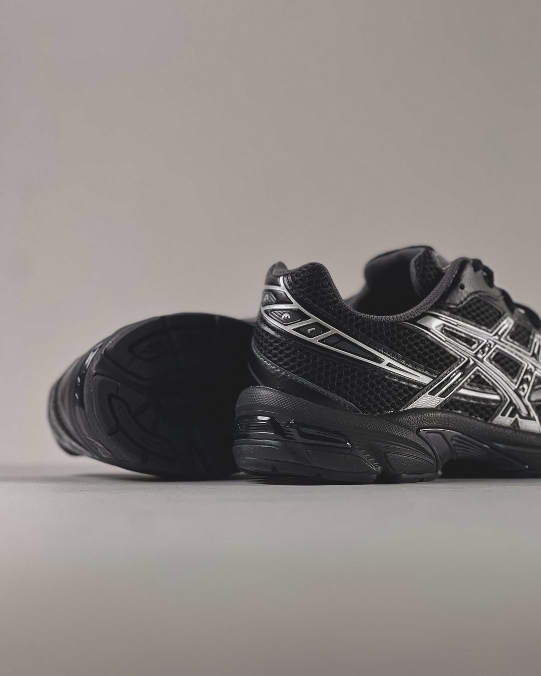ASICS Gel - 1130 Black Pure Silver - 1201A906 - 001 - Men's and Women's Sneakers > Sneakers > Asics Gel - 1130 > Low - Top Sneakers