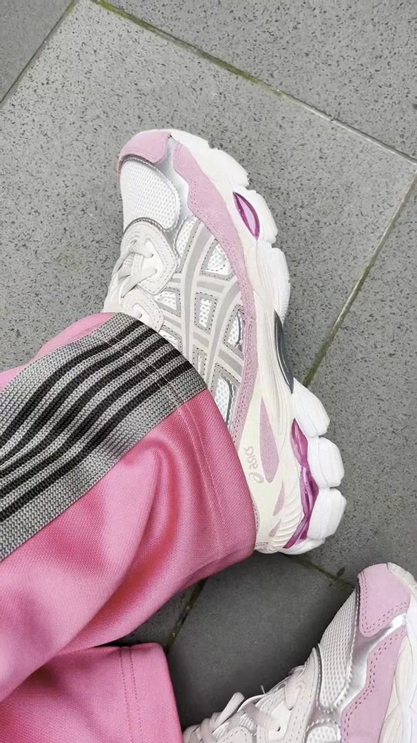ASICS Gel - NYC Cream Mineral Beige Pink - 1203A383 - 104 - sneakers