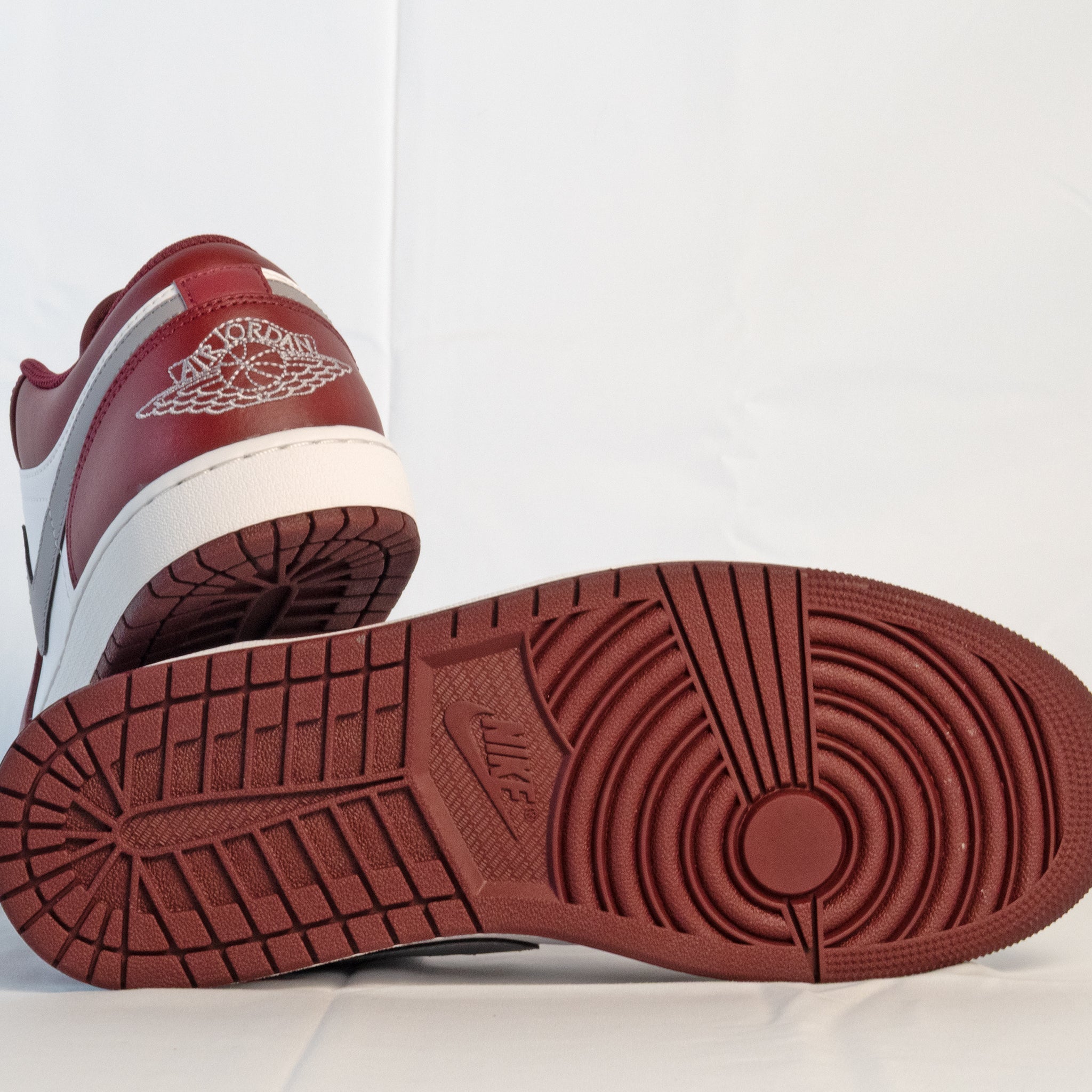 Jordan 1 Low White Bordeaux - 553558 - 615 - Men's and Women's Sneakers > Sneakers > Jordan 1 > Low - Top Sneakers