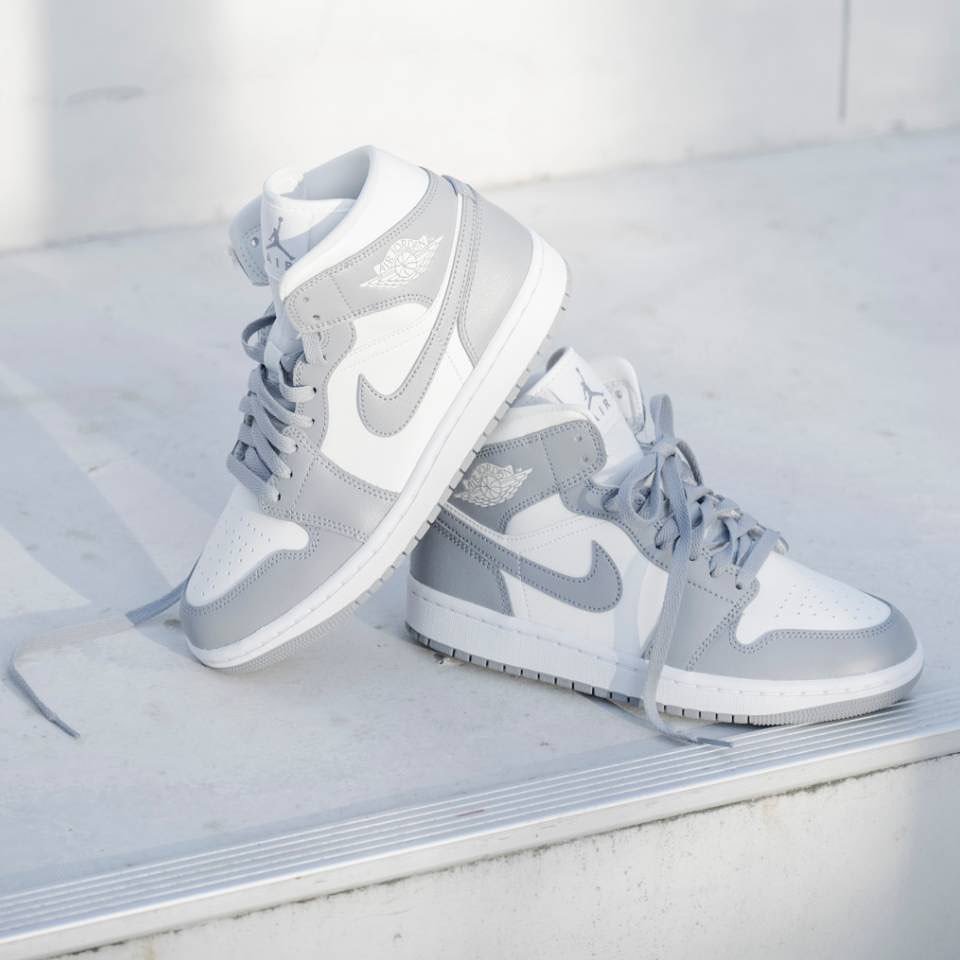 Jordan 1 mid "Stealth" (W) - BQ6472 - 115 - Men's and Women's Sneakers > Sneakers > Jordan 1 > Mid - Top Sneakers