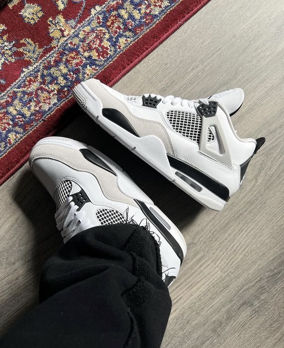 Jordan 4 "Military Black" - DH6927 - 111 - Sneakers