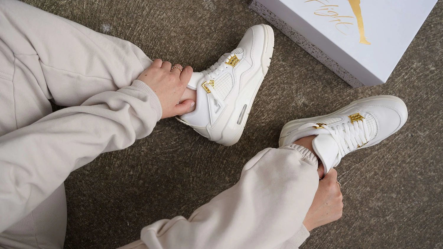 Jordan 4 Retro Metallic Gold W