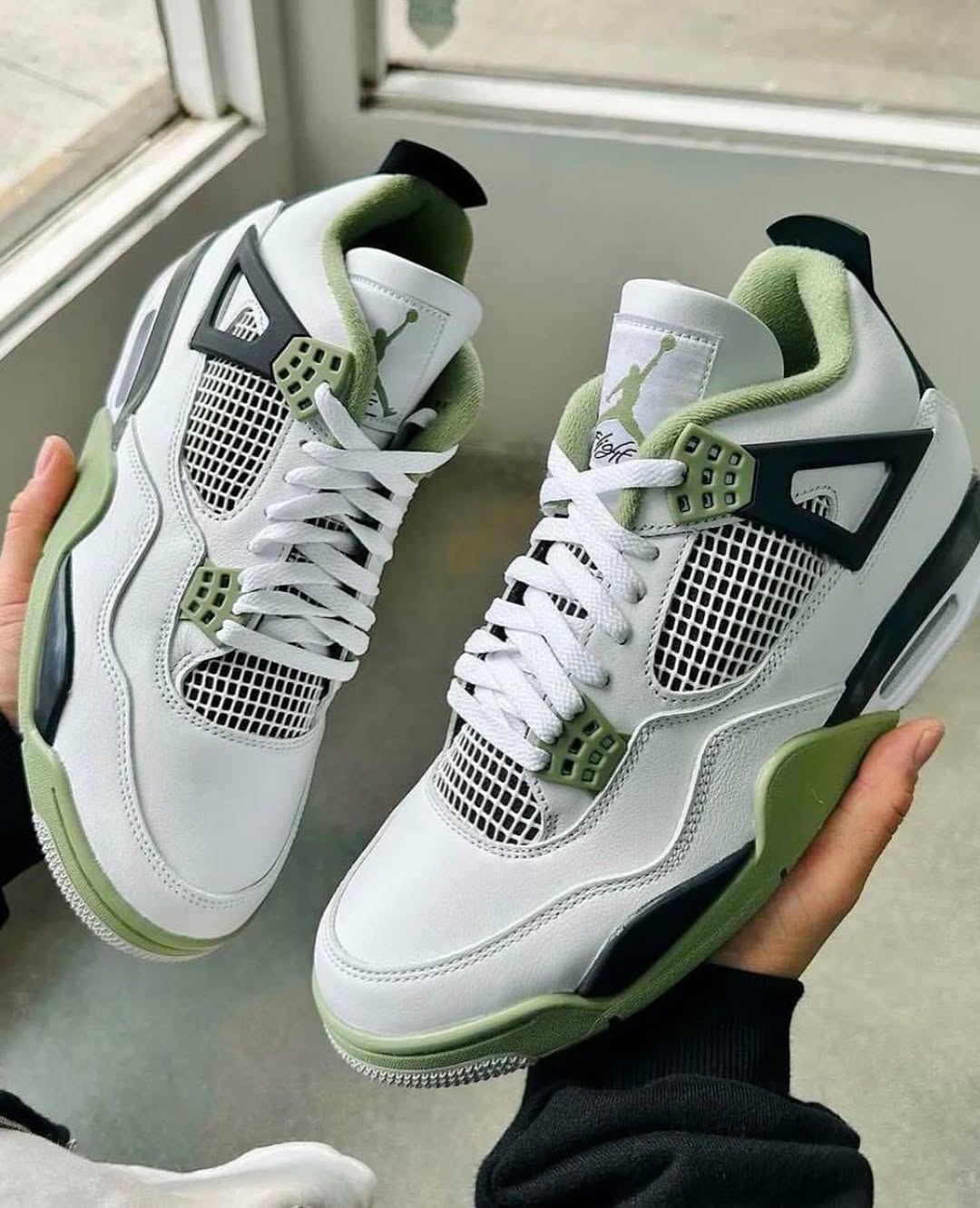 Jordan 4 Seafoam (W) - AQ9129 - 103 - Men's and Women's Sneakers > Sneakers > Jordan 4 > High - Top Sneakers