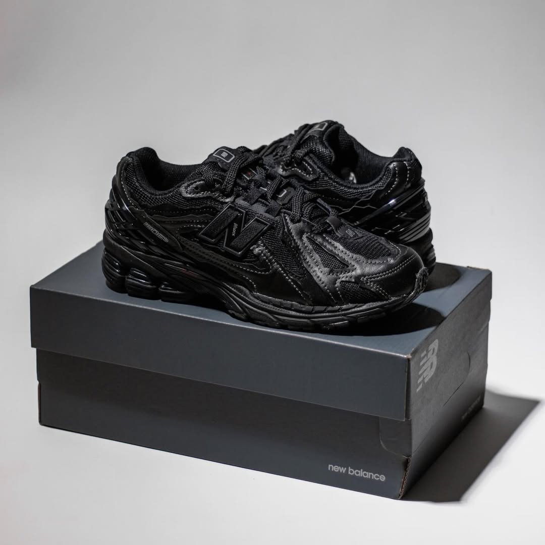 New Balance 1906D Protection Pack Black Leather - M1906DF - Men's and Women's Sneakers > Sneakers > New Balance 1906 > Low - Top Sneakers