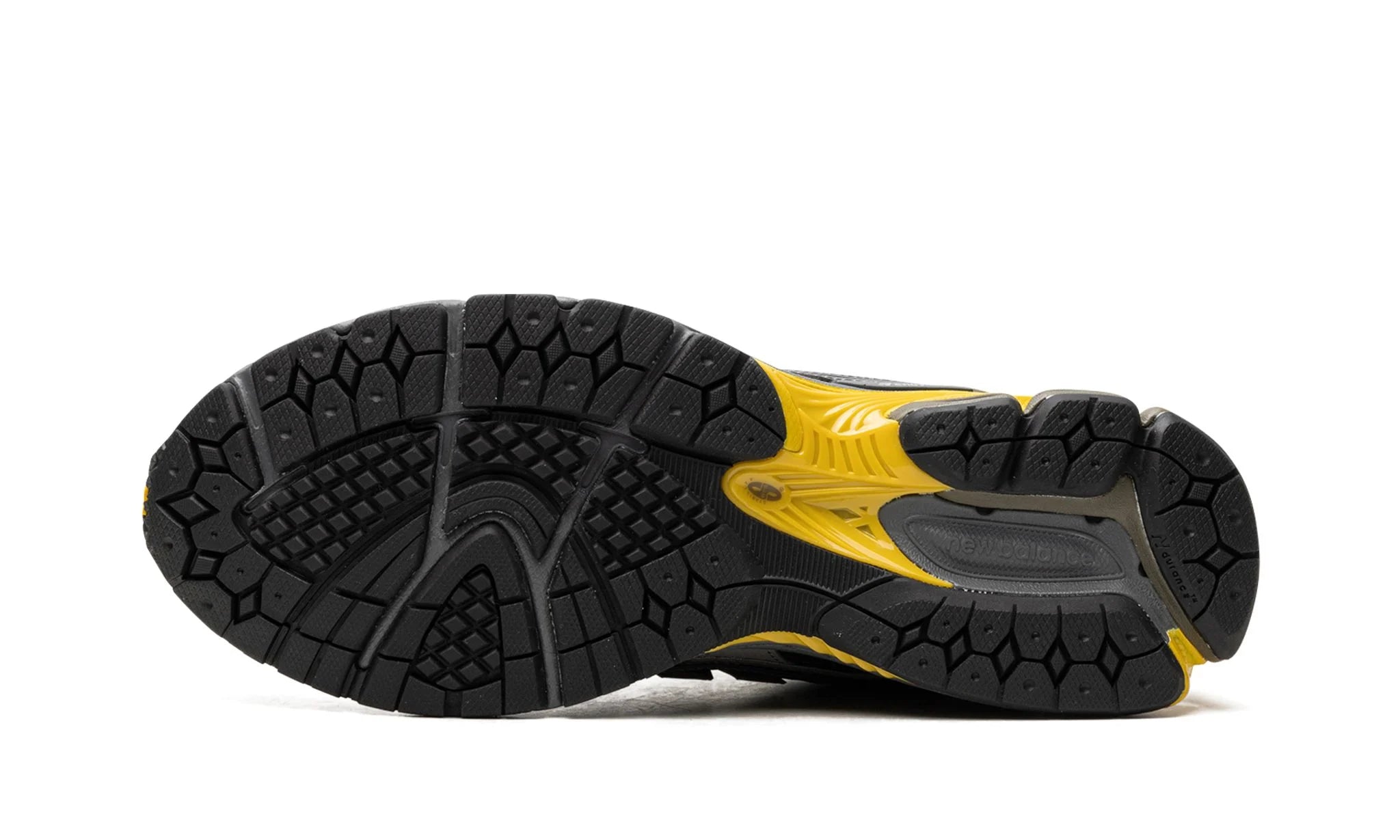 Black yellow sneakers deals
