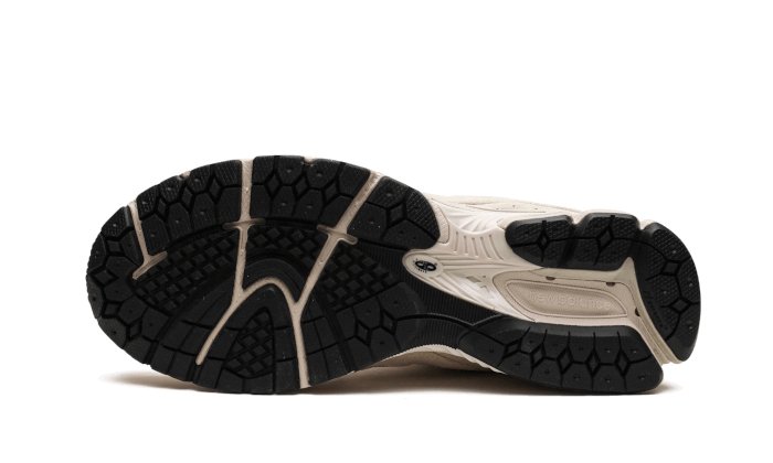New Balance 2002R Light Bone Aluminium - ML2002RE - sneakers