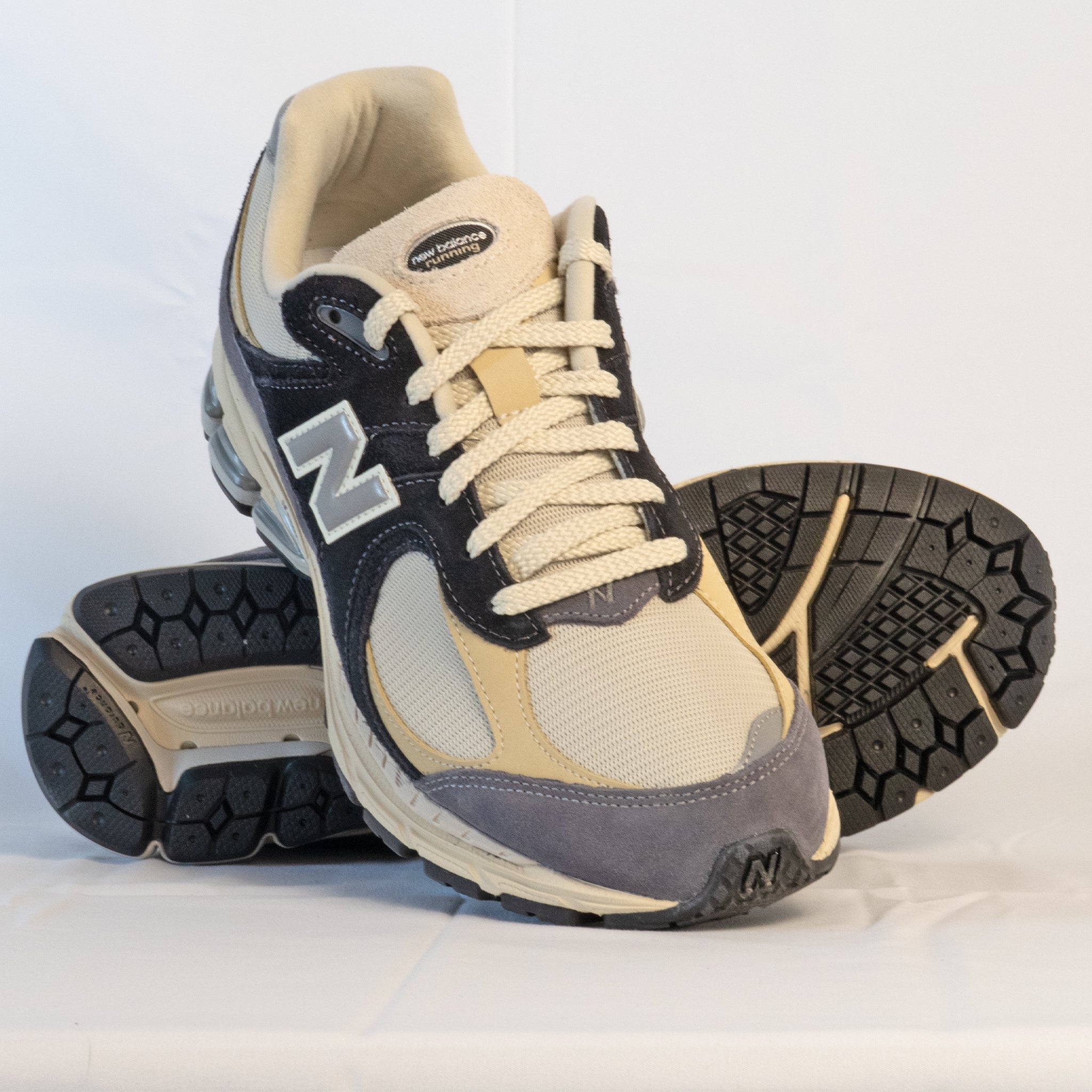 New Balance 2002R Magnet - M2002RSH - Men's and Women's Sneakers > Sneakers > New Balance 2002 > Low - Top Sneakers