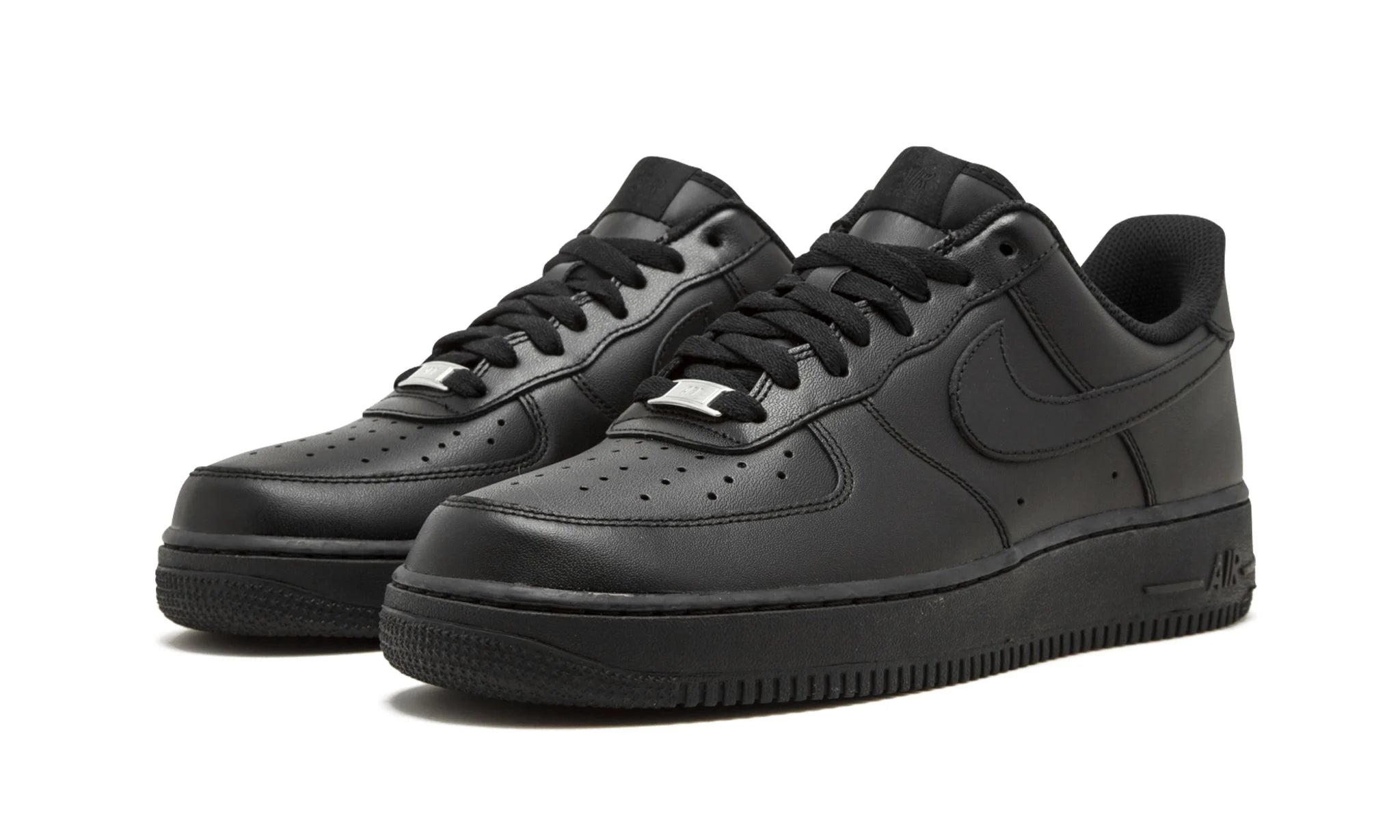 Black nike low tops outlet