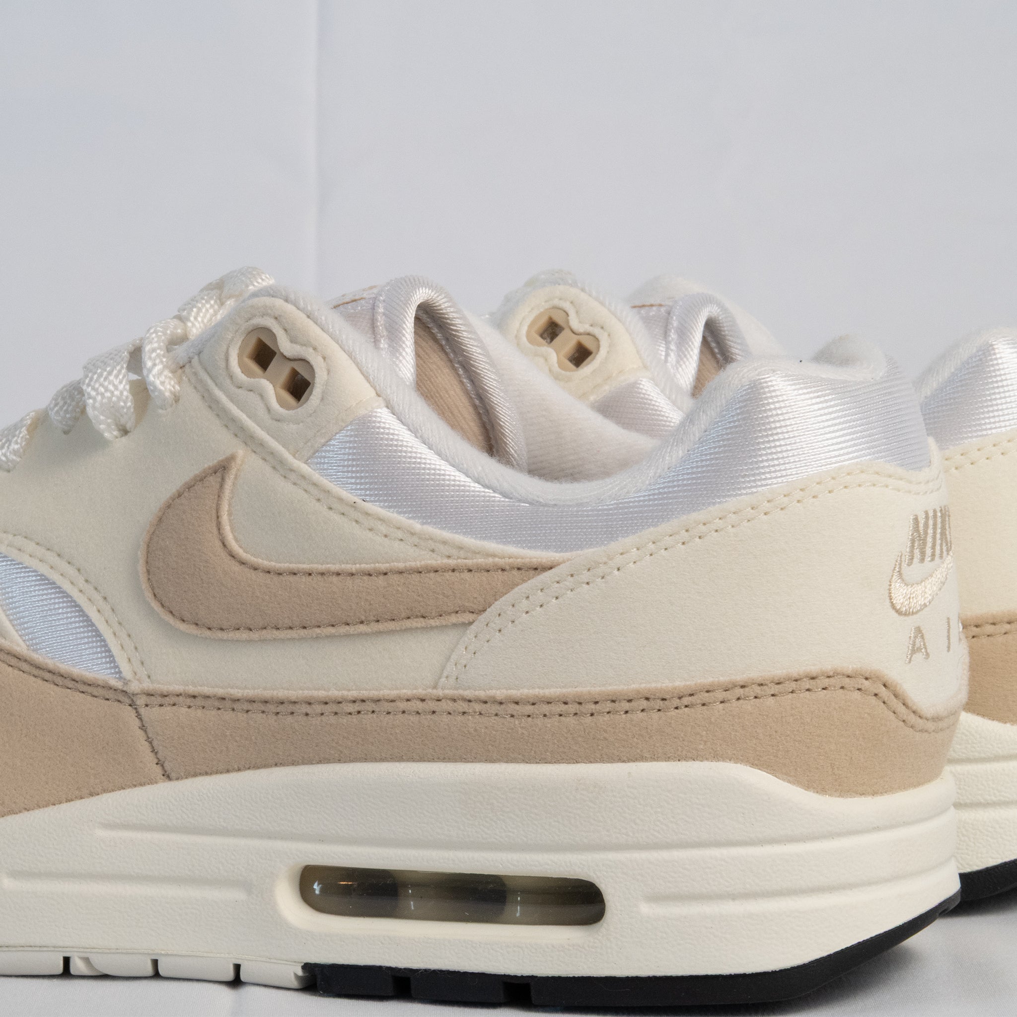 Nike Air Max 1 Pale Ivory - DZ2628 - 101 - Men's and Women's Sneakers > Sneakers > Air Max 1 > Low - Top Sneakers