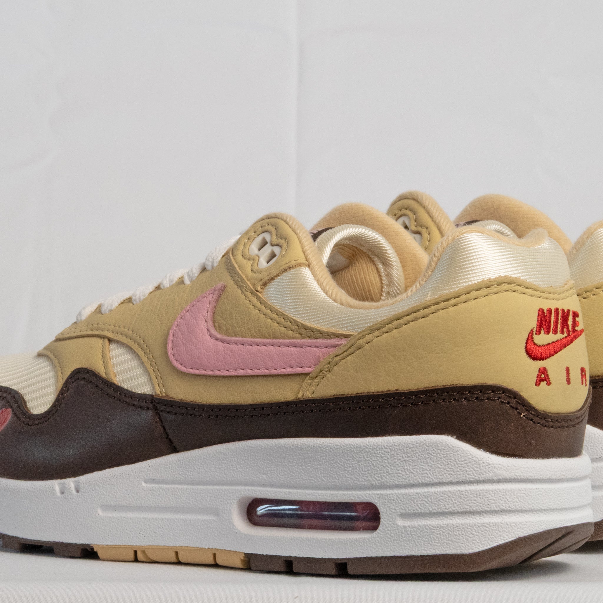 Nike Air Max 1 Valentine's Day (2024) - FZ4346 - 200 - Men's and Women's Sneakers > Sneakers > Air Max 1 > Low - Top Sneakers