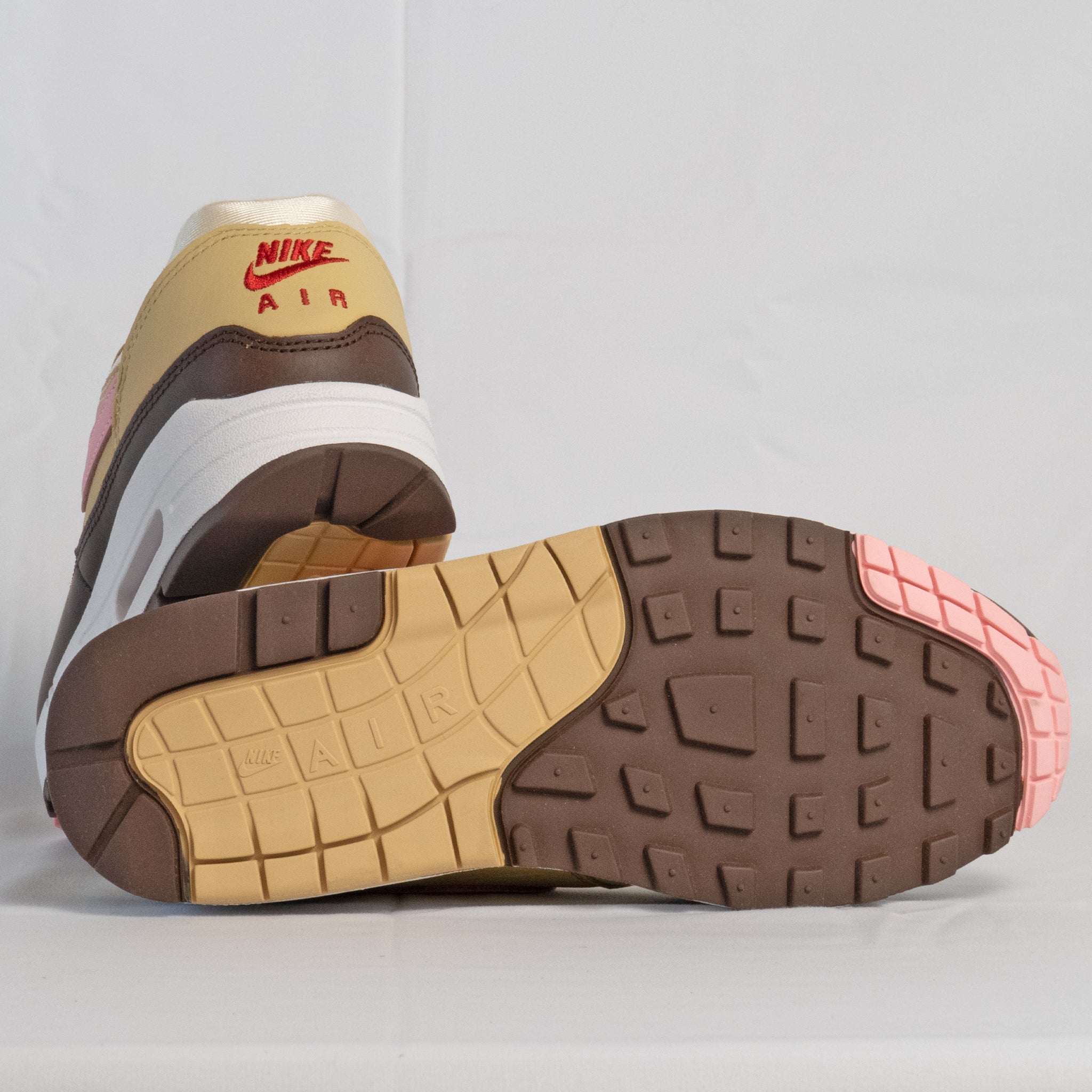 Nike Air Max 1 Valentine's Day (2024) - FZ4346 - 200 - Men's and Women's Sneakers > Sneakers > Air Max 1 > Low - Top Sneakers