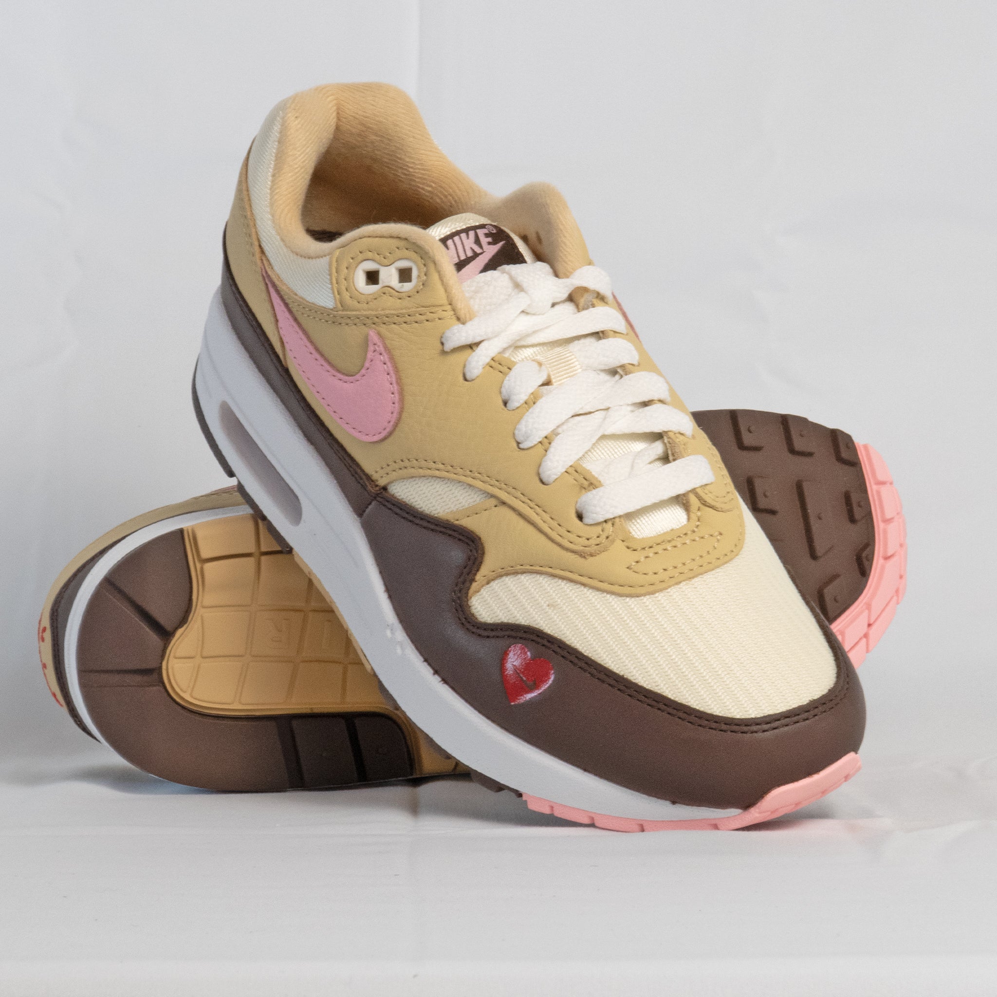 Nike Air Max 1 Valentine's Day (2024) - FZ4346 - 200 - Men's and Women's Sneakers > Sneakers > Air Max 1 > Low - Top Sneakers