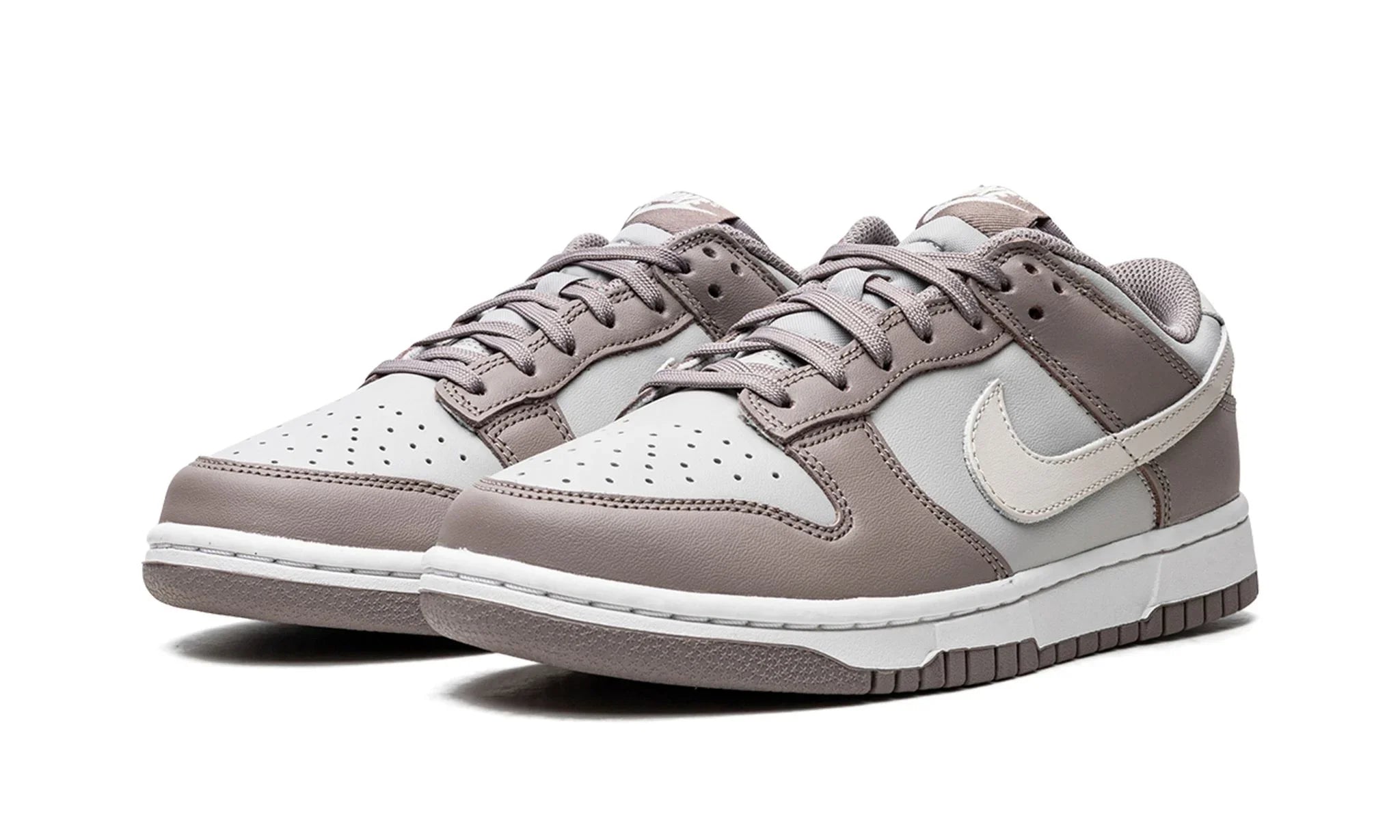 Nike Dunk Low "Bone Beige" (W) - FD0792-001 - Sneakers