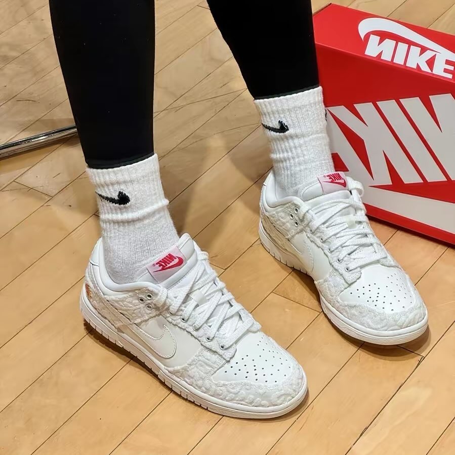 Nike Dunk Low Give Her Flowers - FZ3775 - 133 - Men's and Women's Sneakers > Sneakers > Nike Dunk > Low - Top Sneakers