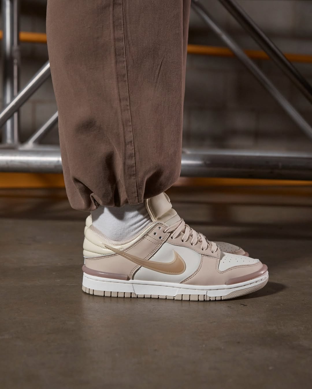 Nike Dunk Low Twist Sanddrift - DZ2794 - 102 - Men's and Women's Sneakers > Sneakers > Nike Dunk > Low - Top Sneakers