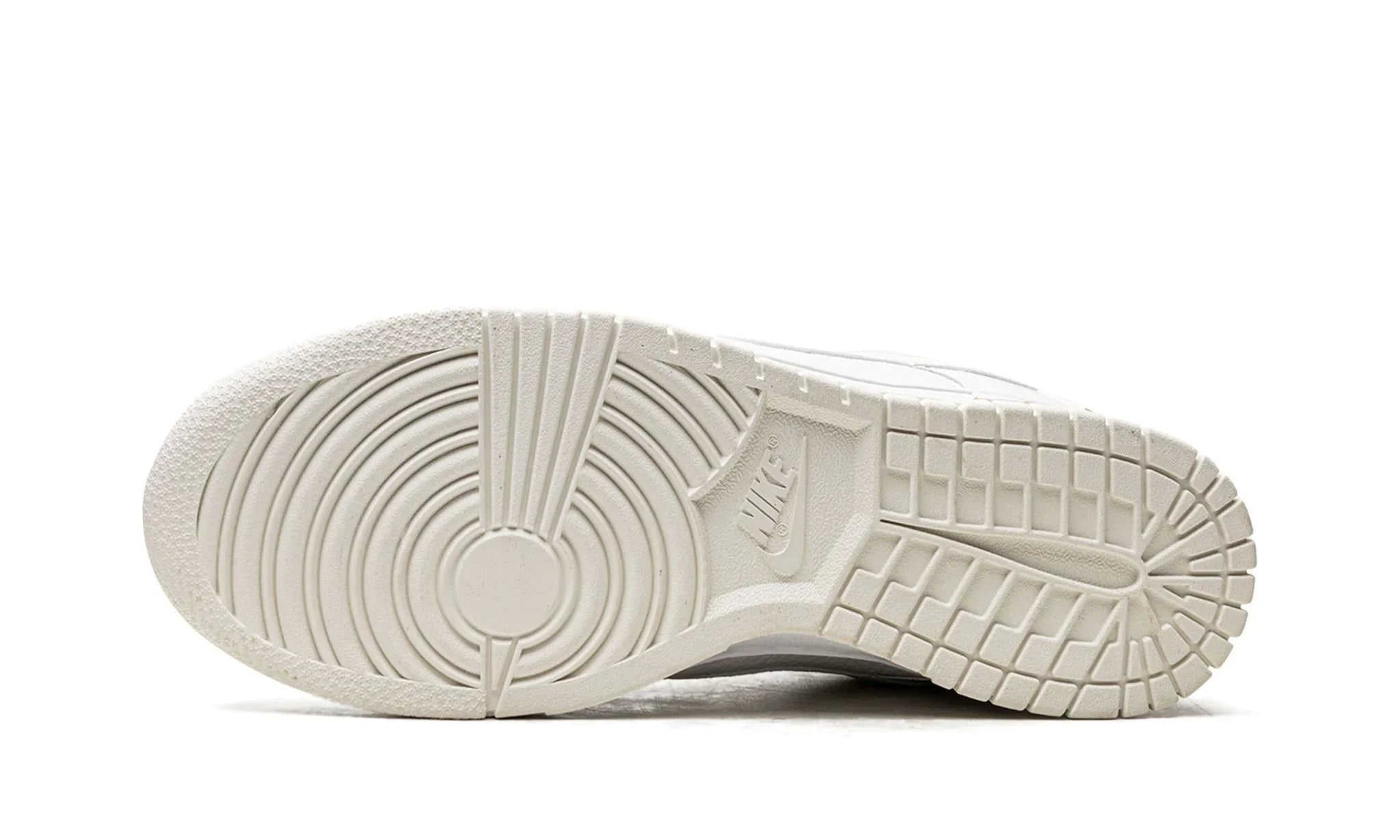 Nike Dunk Low "Yellow Heart" (W) - FD0803-100 - Sneakers
