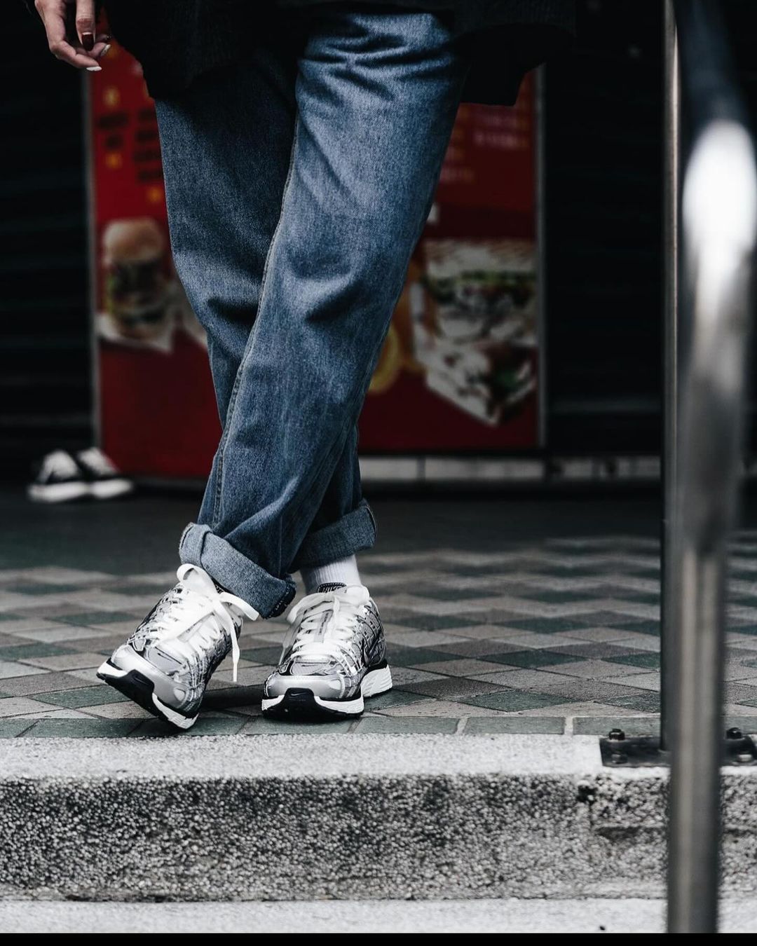 Nike P - 6000 Metallic Silver - CN0149 - 001 - Men's and Women's Sneakers > Sneakers > P - 6000 > Low - Top Sneakers