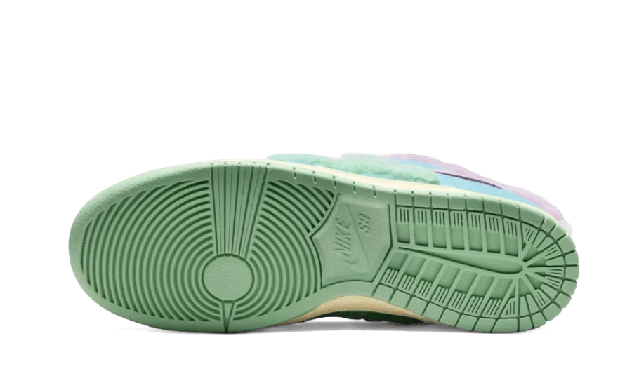 Nike SB Dunk Low Verdy Visty  - FN6040 - 400 - Men's and Women's Sneakers > Sneakers > Nike Dunk > Low - Top Sneakers