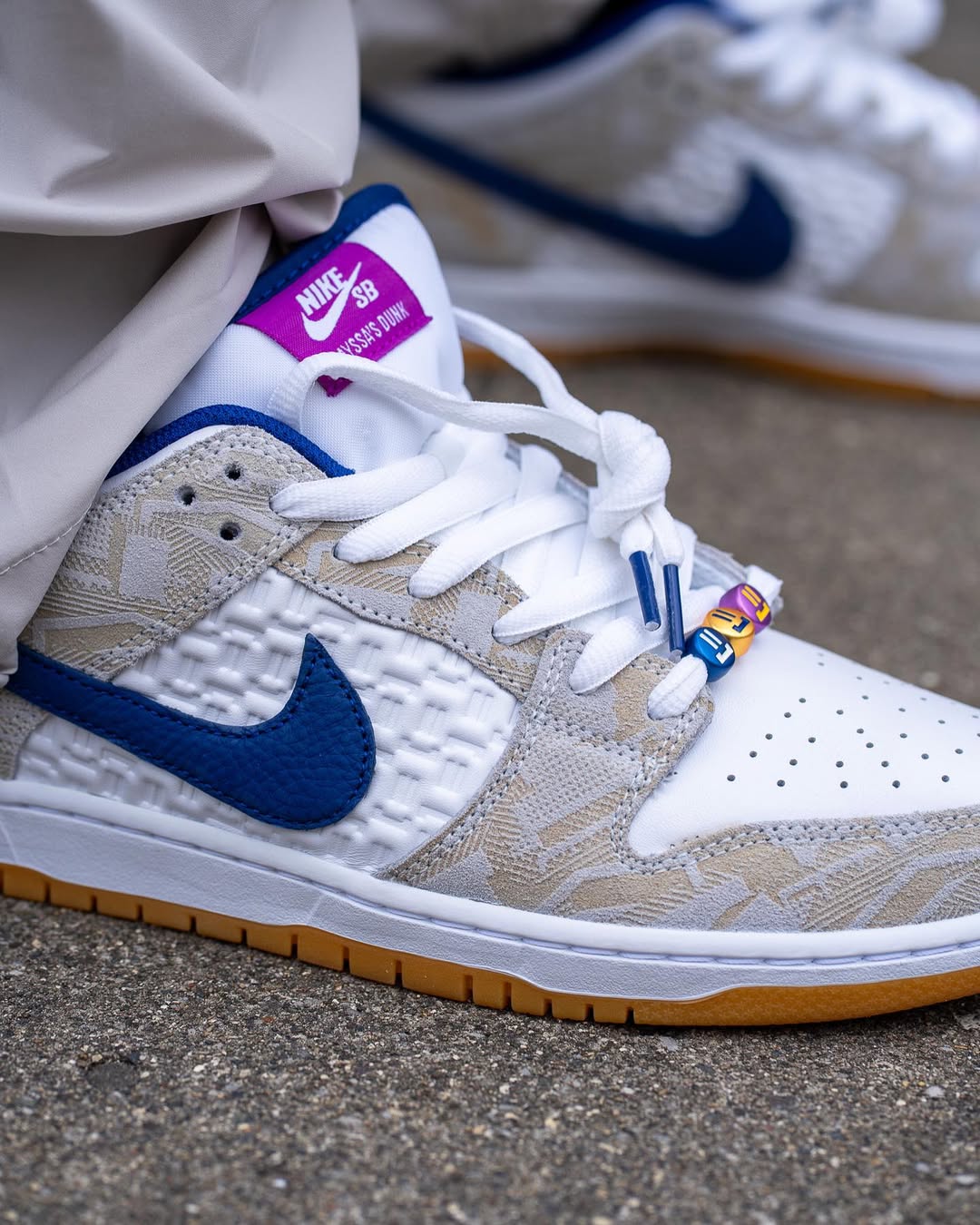 Nike SB Dunk "Rayssa Leal" - FZ5251 - 001 - Men's and Women's Sneakers > Sneakers > Sb Nike Dunk > Low - Top Sneakers